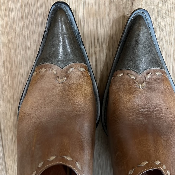 Donald Pliner Cowgirl Western Style Mules / Clogs with Rubber Soles - Picture 5 of 16